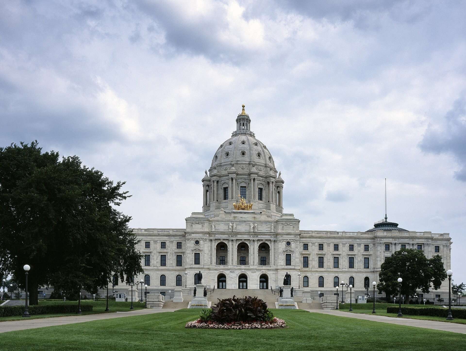MN Lawmaker To Refile Sports Betting Bill With ‘Red Flag Law’